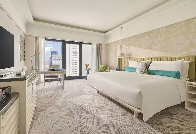 2 Bedroom Suite with Balcony, Mandarin Oriental Singapore