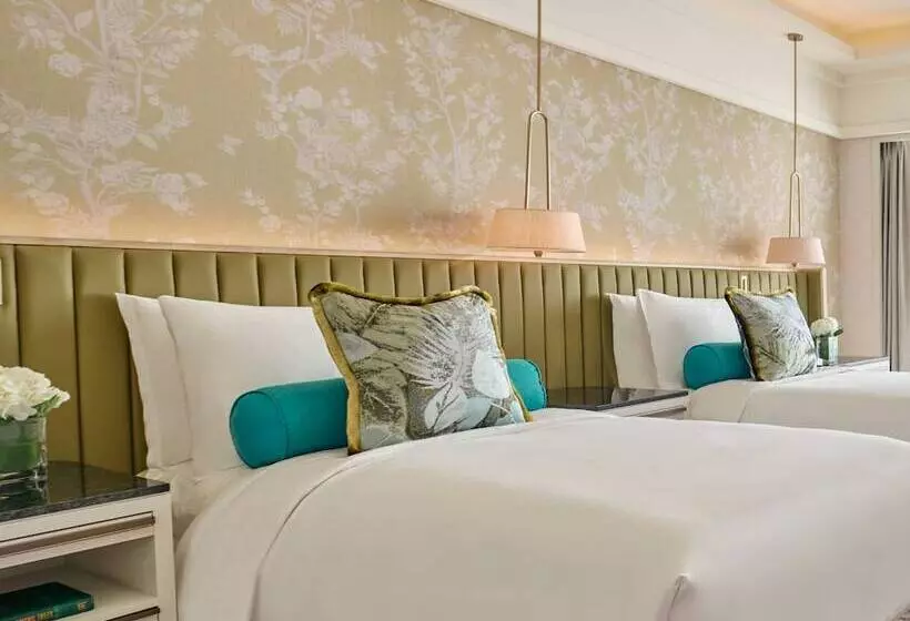 2 Bedroom Suite with Balcony, Mandarin Oriental Singapore