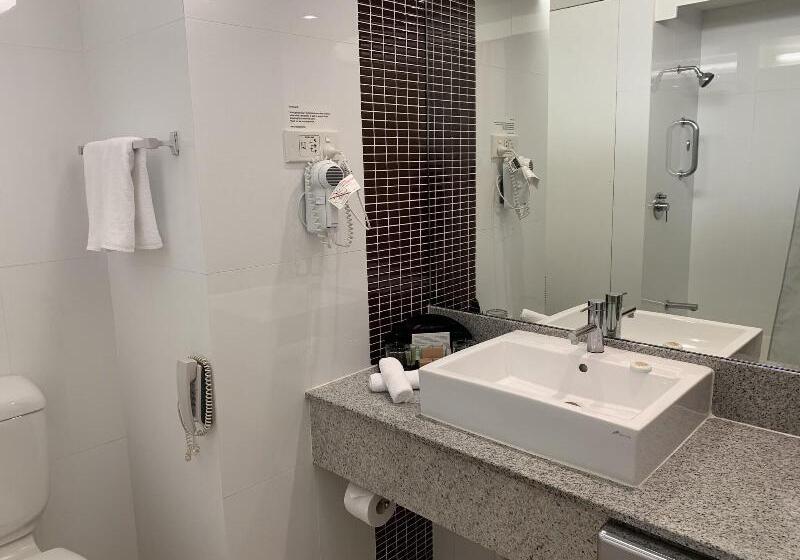 اتاق استاندارد با چشم‌انداز دریا, Mandarin Oriental Singapore