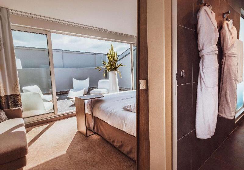 اتاق کلاب, Mandarin Oriental Singapore