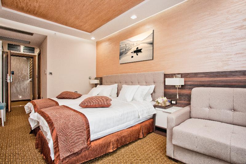 Club Room King Bed, Mandarin Oriental Singapore