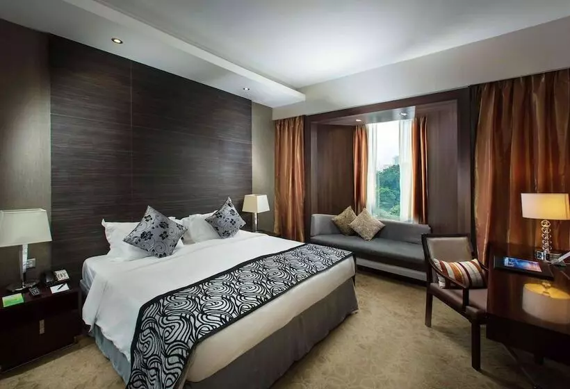 Club Room, Peninsula Excelsior Singapore, A Wyndham