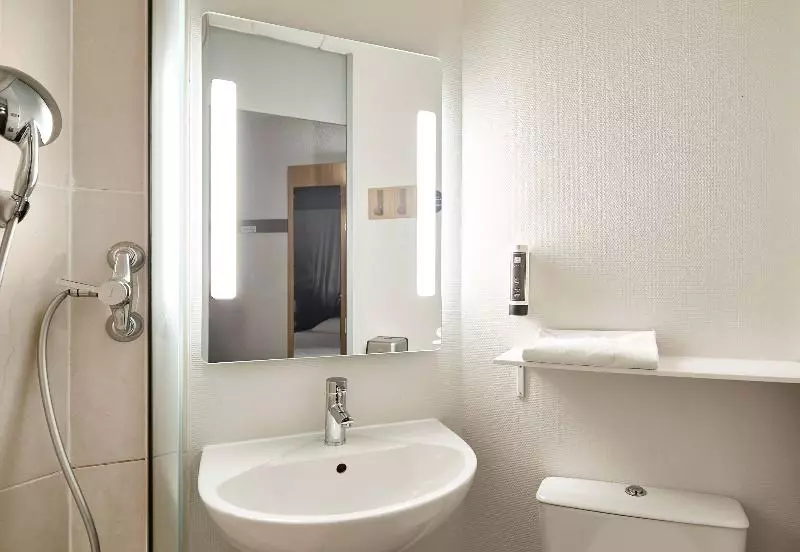 Suite, Peninsula Excelsior Singapore, A Wyndham
