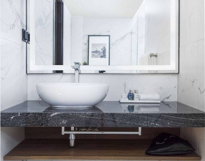 غرفة بريميوم مطلّة علي البحيرة, Radisson Blu Royal Viking Hotel, Stockholm