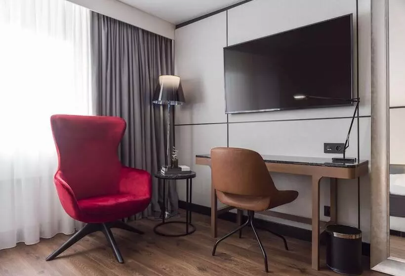 اتاق پریمیوم با چشم‌انداز دریاچه, Radisson Blu Royal Viking Hotel, Stockholm