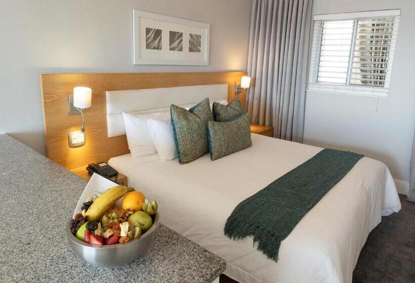 Mini suite with sea view, Peninsula All Suite Hotel By Dream Resorts