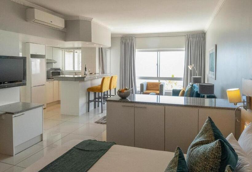 Mini suite with sea view, Peninsula All Suite Hotel By Dream Resorts