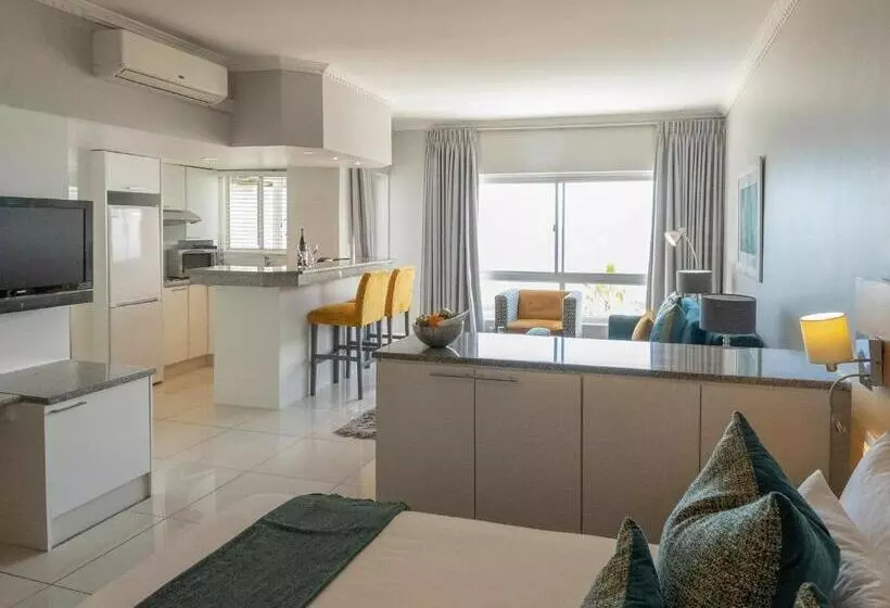 Mini suite with sea view, Peninsula All Suite Hotel By Dream Resorts
