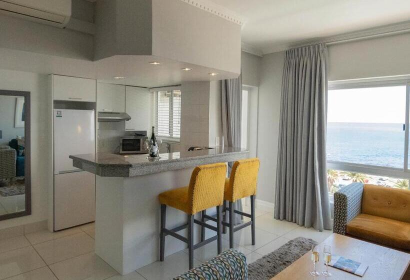 Mini suite with sea view, Peninsula All Suite Hotel By Dream Resorts
