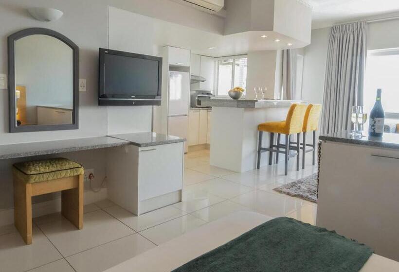Mini suite with sea view, Peninsula All Suite Hotel By Dream Resorts