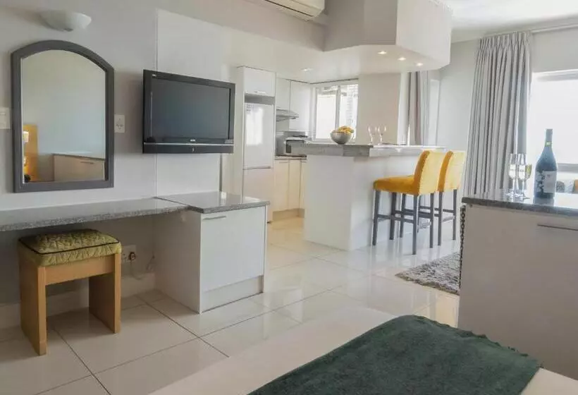 Mini suite with sea view, Peninsula All Suite Hotel By Dream Resorts