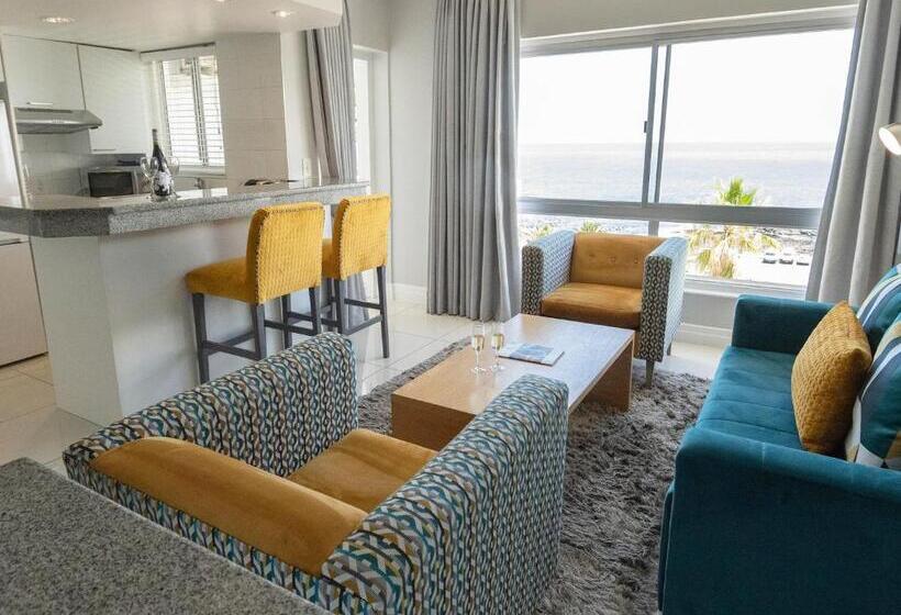 Mini suite with sea view, Peninsula All Suite Hotel By Dream Resorts