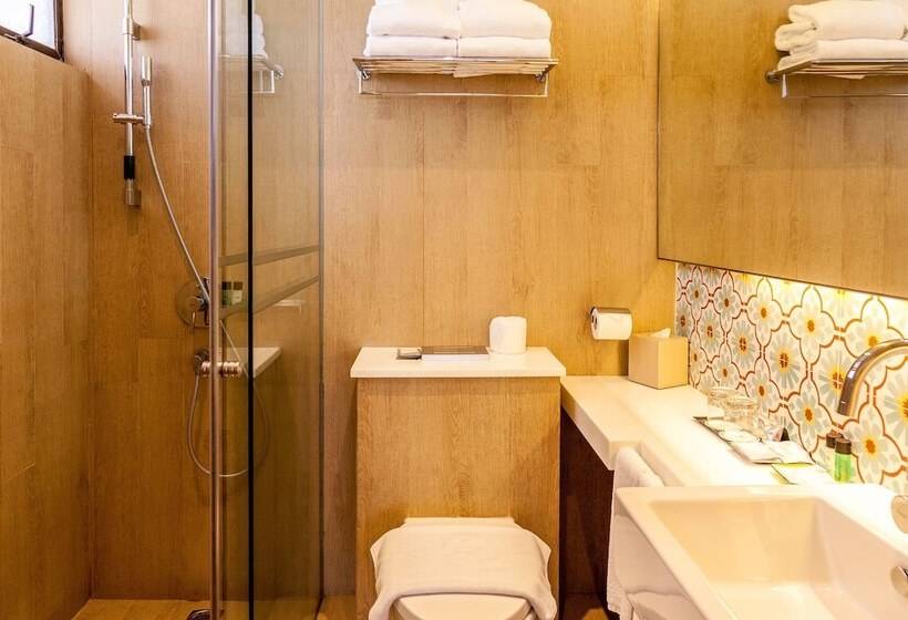 اتاق لوکس, Village Hotel Katong By Far East Hospitality