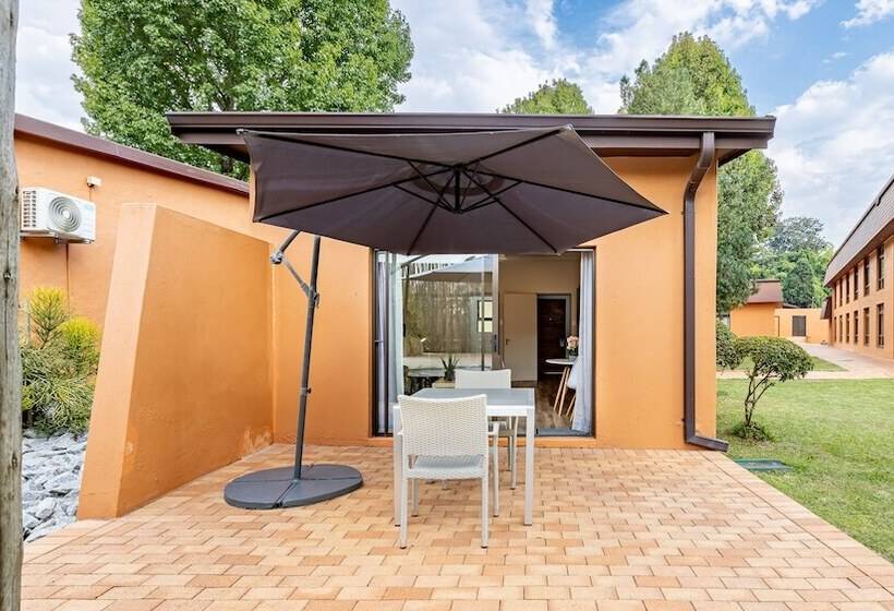 Люкс, African Sky Hotels Pine Lake Inn