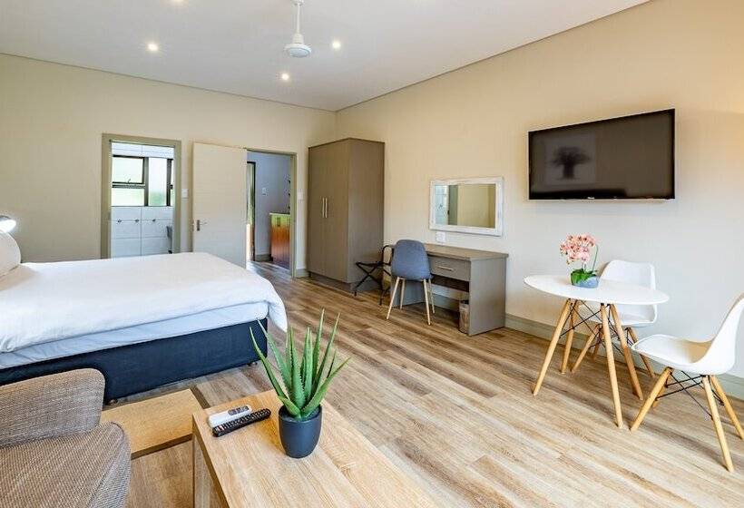 Люкс, African Sky Hotels Pine Lake Inn