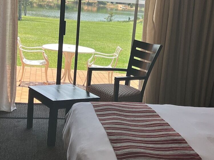 Стандартный Номер Кровать Кинг, African Sky Hotels Pine Lake Inn