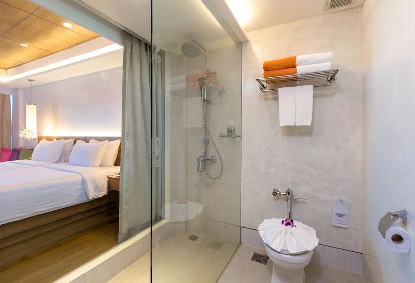 غرفة ديلوكس, Beyond Karon