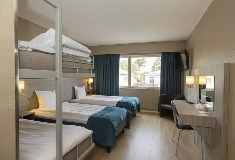 Perhehuone, Adlon