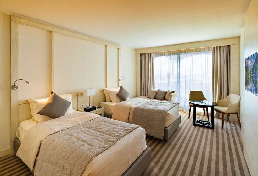 سوئیت پرزیدنت, Occidental Sfax Centre