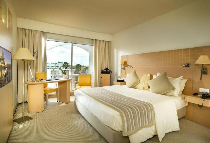 سوییت جونیور, Occidental Sfax Centre