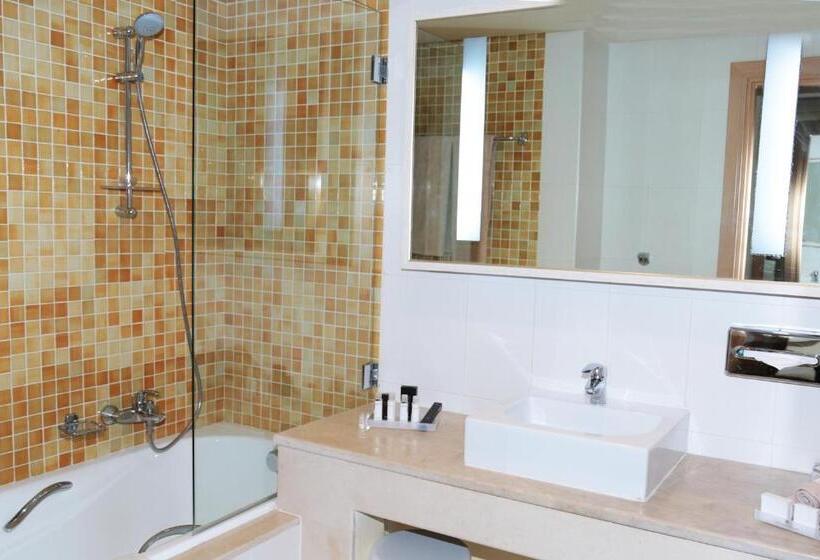 سوییت جونیور, Occidental Sfax Centre