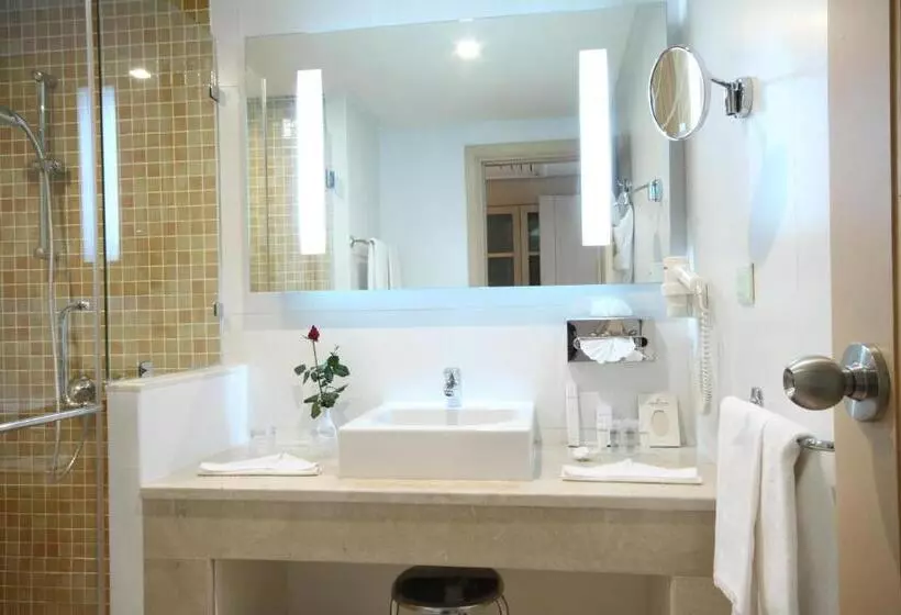 سوییت جونیور, Occidental Sfax Centre