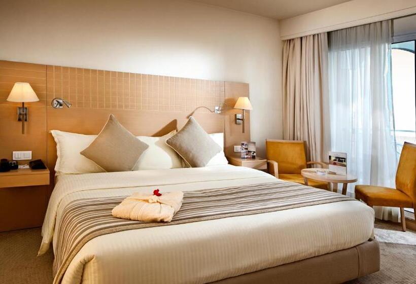 سوییت جونیور, Occidental Sfax Centre