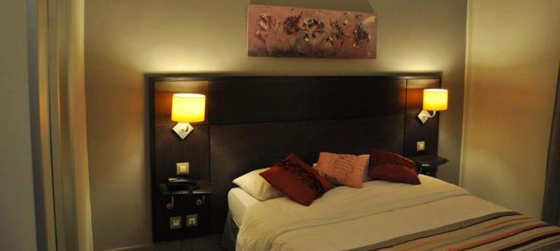 اتاق استاندارد یک نفره, Farid