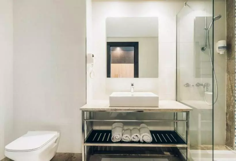 اتاق خانوادگی با چشمانداز باغ, Iberostar Selection Kuriat Palace