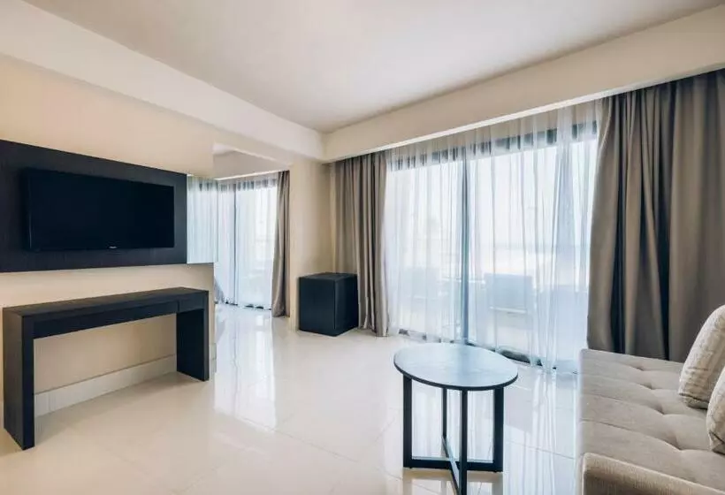 سوئیت جونیور با چشم‌انداز باغ, Iberostar Selection Kuriat Palace