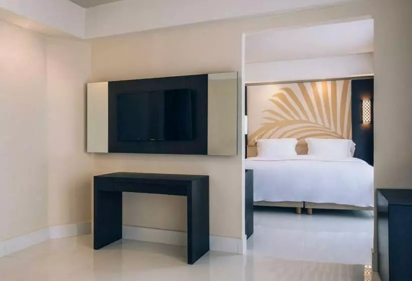سوییت جونیور با چشم‌انداز دریا, Iberostar Selection Kuriat Palace