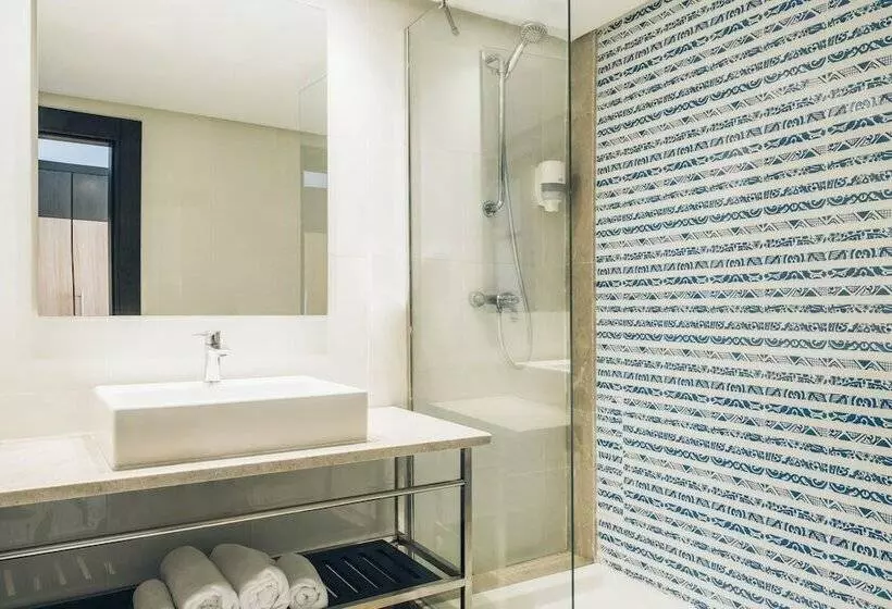 سوئیت جونیور با چشم‌انداز باغ, Iberostar Selection Kuriat Palace