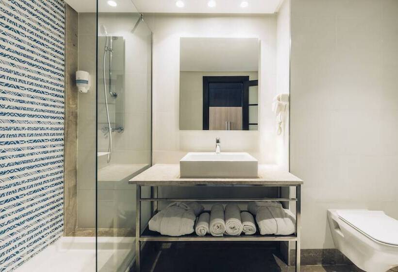 غرفة عائلية مطلّة علي الحديقة, Iberostar Selection Kuriat Palace