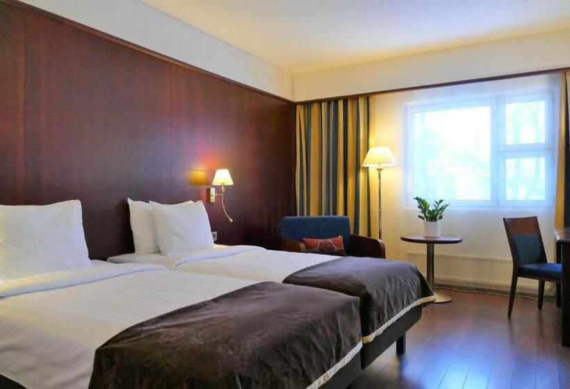 スタンダードルーム, Kalliohovi