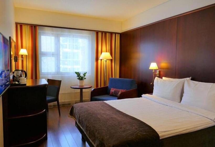 スタンダードルーム, Kalliohovi