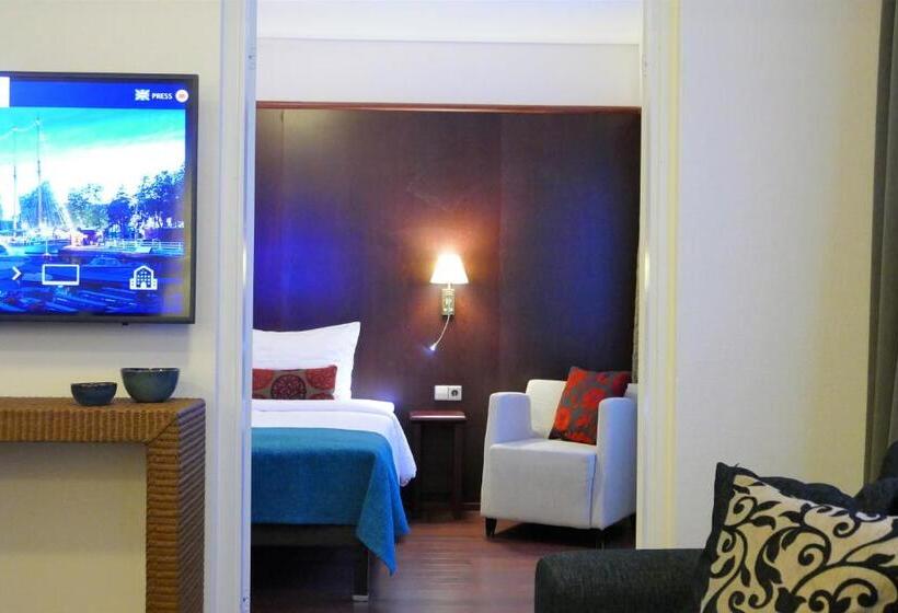 スイート, Kalliohovi