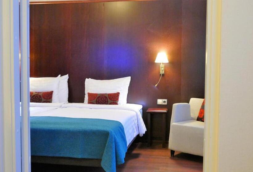 スイート, Kalliohovi