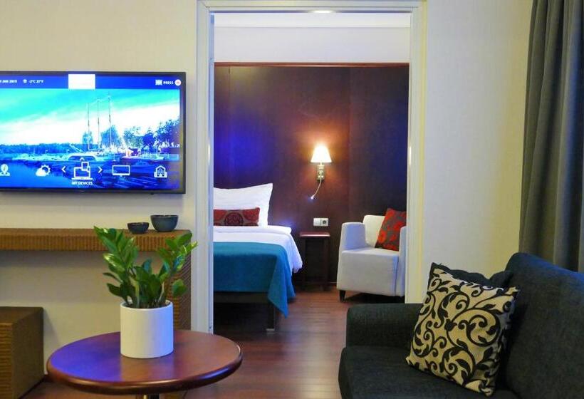 スイート, Kalliohovi