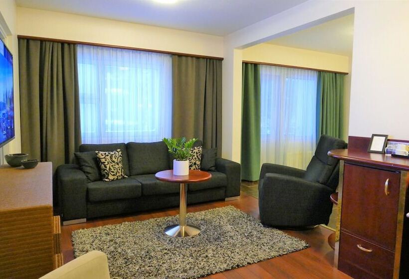 スイート, Kalliohovi