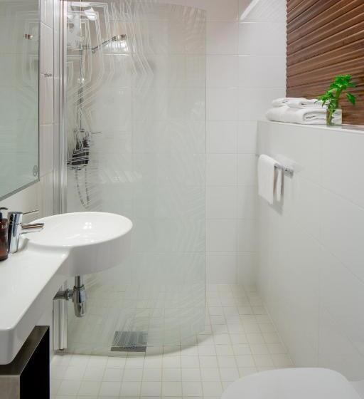 スーペリアールーム, Klaus K