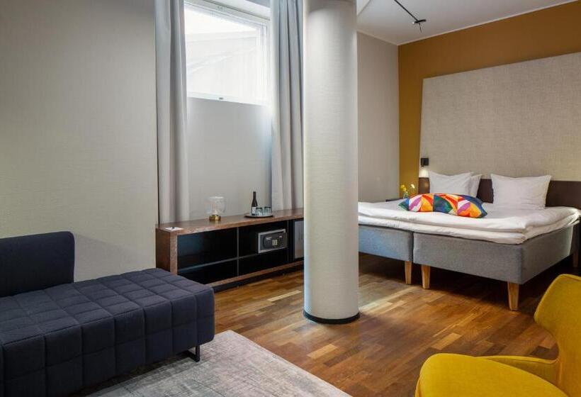 デラックスルーム, Klaus K