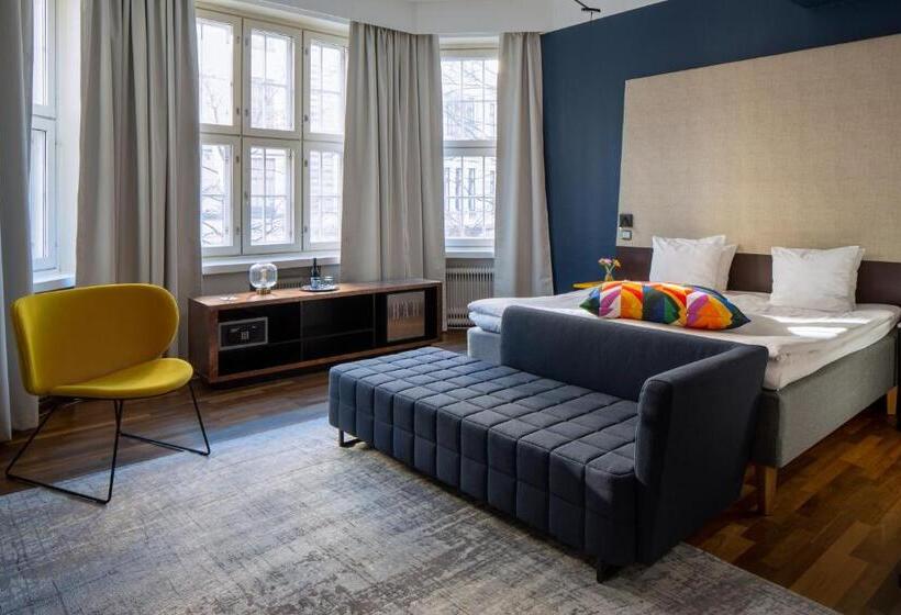 デラックスルーム, Klaus K