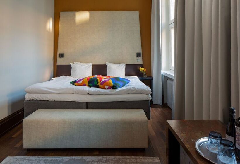 スーペリアールーム, Klaus K