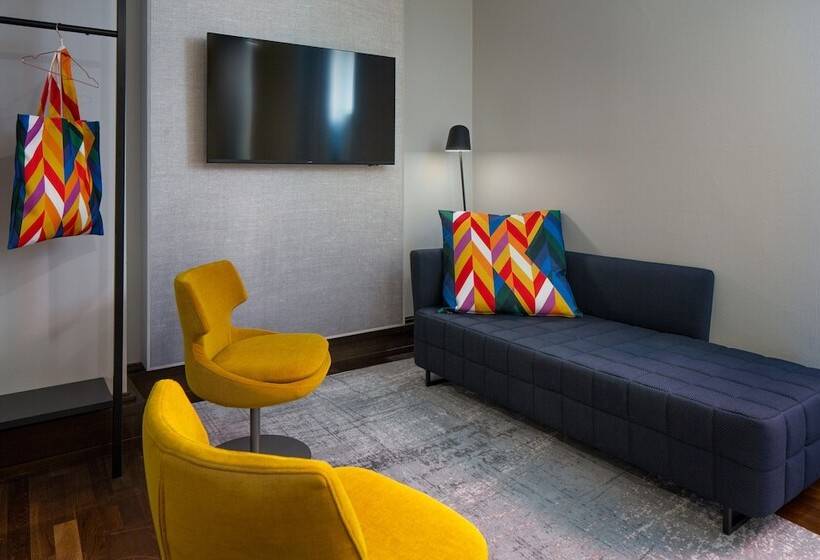 デラックスルーム, Klaus K