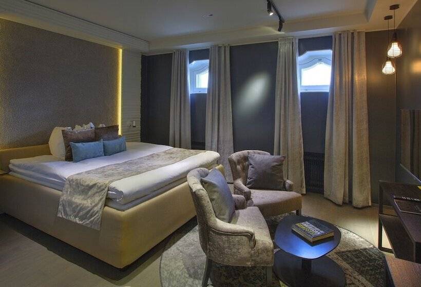 חדר סטודיו סטנדרד, Klaus K