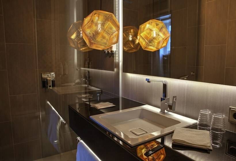 スイート, Klaus K