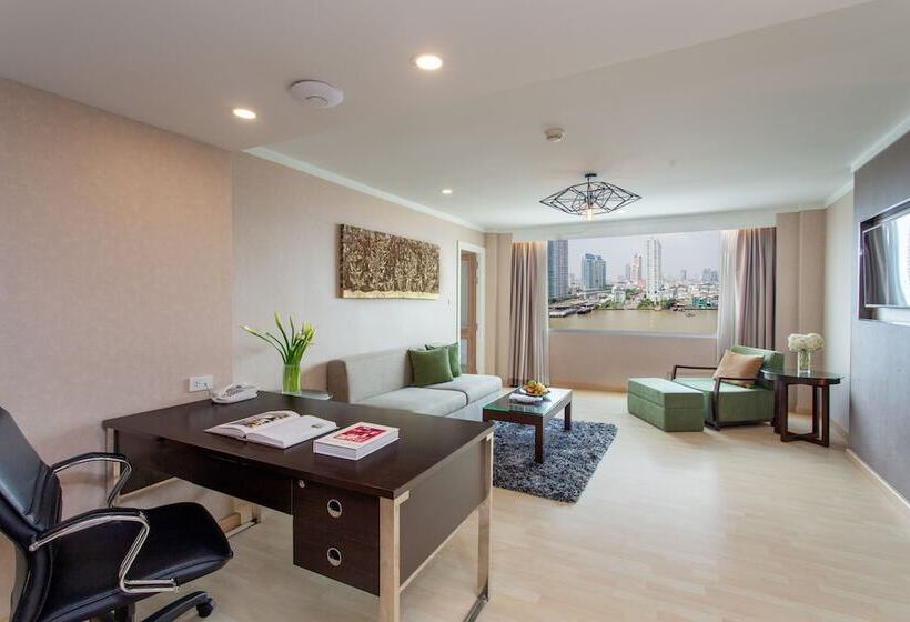 سوئیت رویال, Ramada Plaza By Wyndham Bangkok Menam Riverside