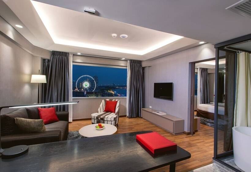 سوئیت پریمیوم, Ramada Plaza By Wyndham Bangkok Menam Riverside