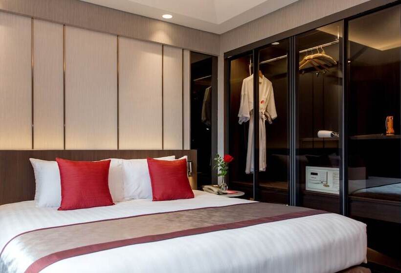 سوئیت پریمیوم, Ramada Plaza By Wyndham Bangkok Menam Riverside