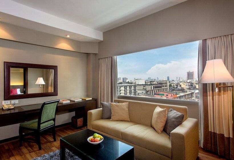 مجموعه ویستا شهر, Ramada Plaza By Wyndham Bangkok Menam Riverside